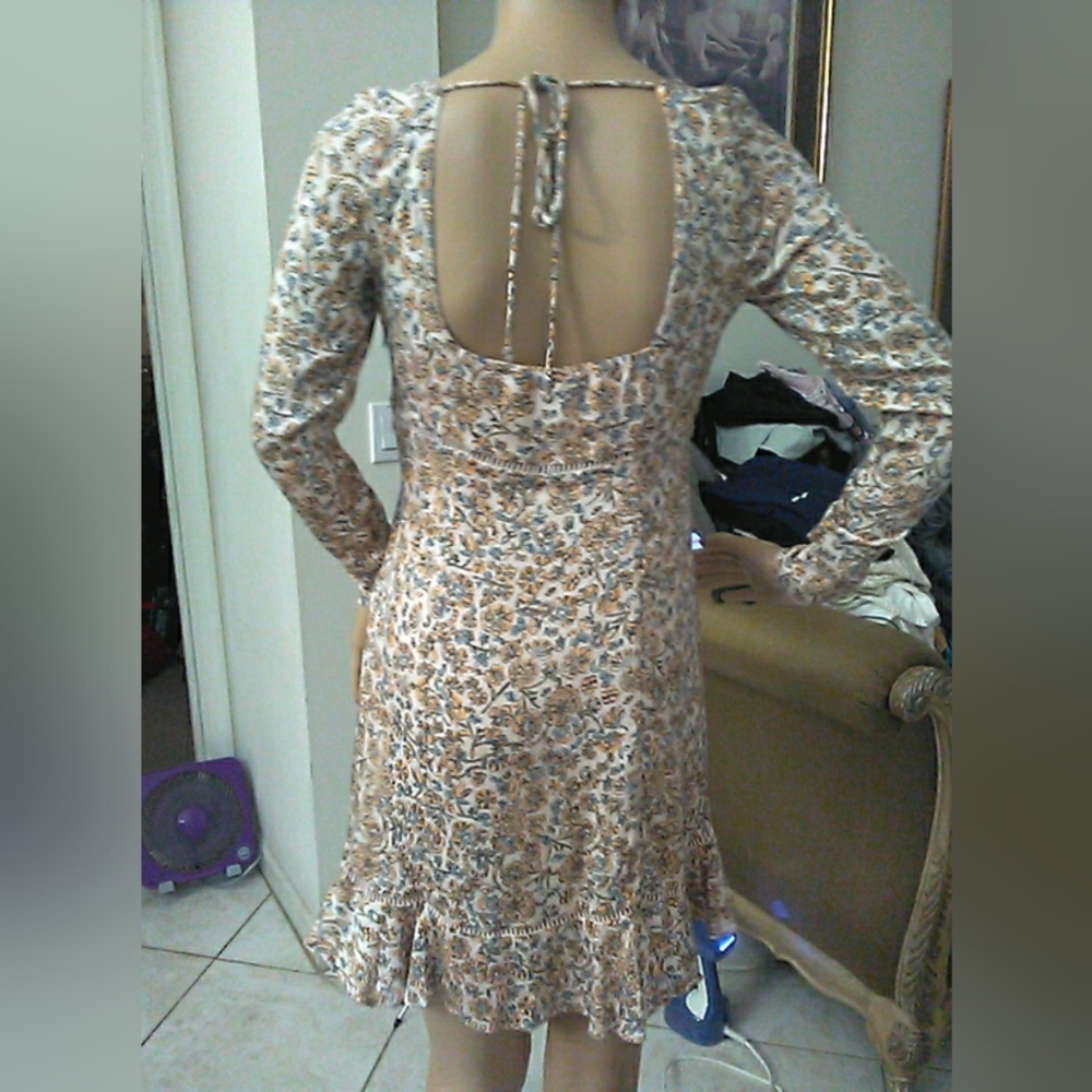 LIKE NEW FREE PEOPLE Chic Long Sleeve Floral Dress ( SUPER SOFT) SZ. 6 - Picture 4 of 7